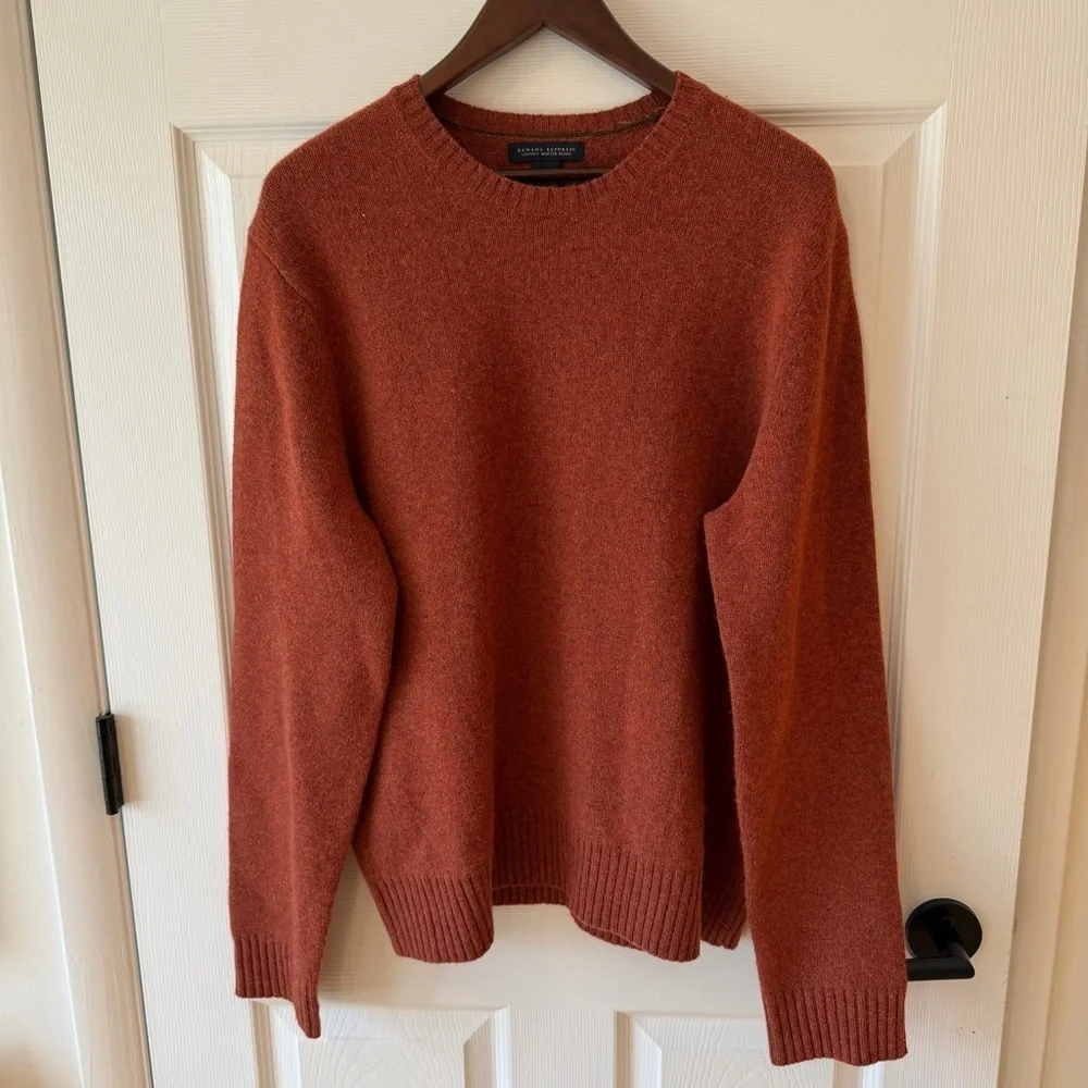 Banana Republic Men's Terracotta Rust Crewneck Sweater Luxury Winter Blend